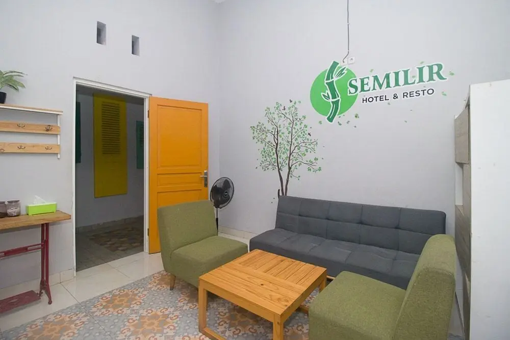 Сампанг: RedDoorz Plus Syariah near Alun Alun Sampang
