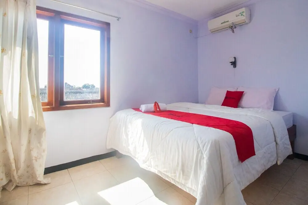 Баньюванги: RedDoorz near Pantai Boom