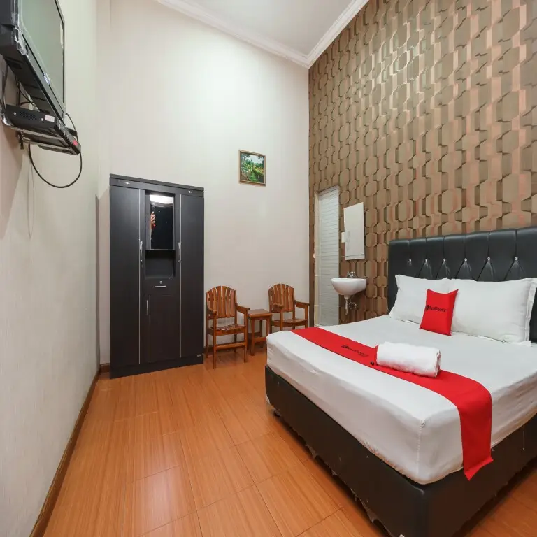Озеро Тоба: RedDoorz near Danau Toba Parapat