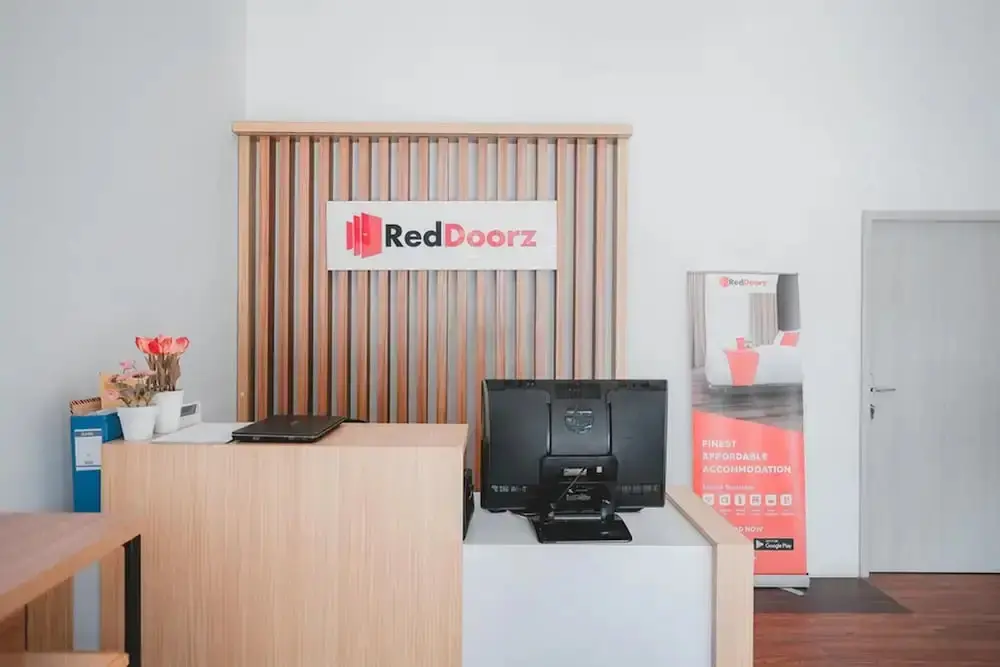 Южный Тангеранг: Formerly Reddoorz Plus @ Otista Raya Ciputat