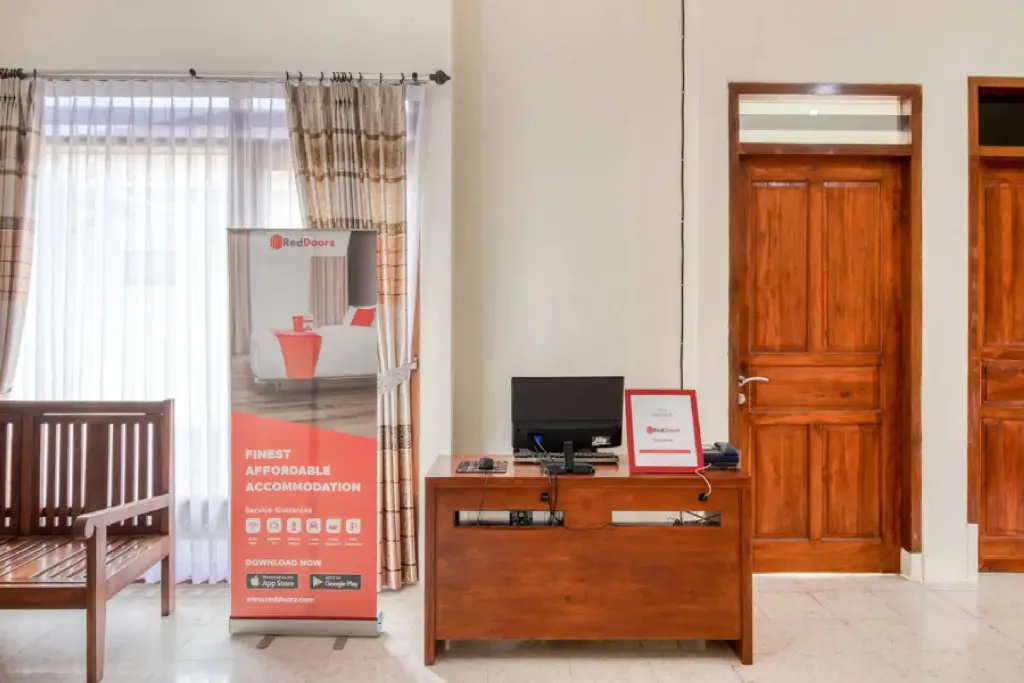 Батуретно: RedDoorz near Universitas Gajah Mada