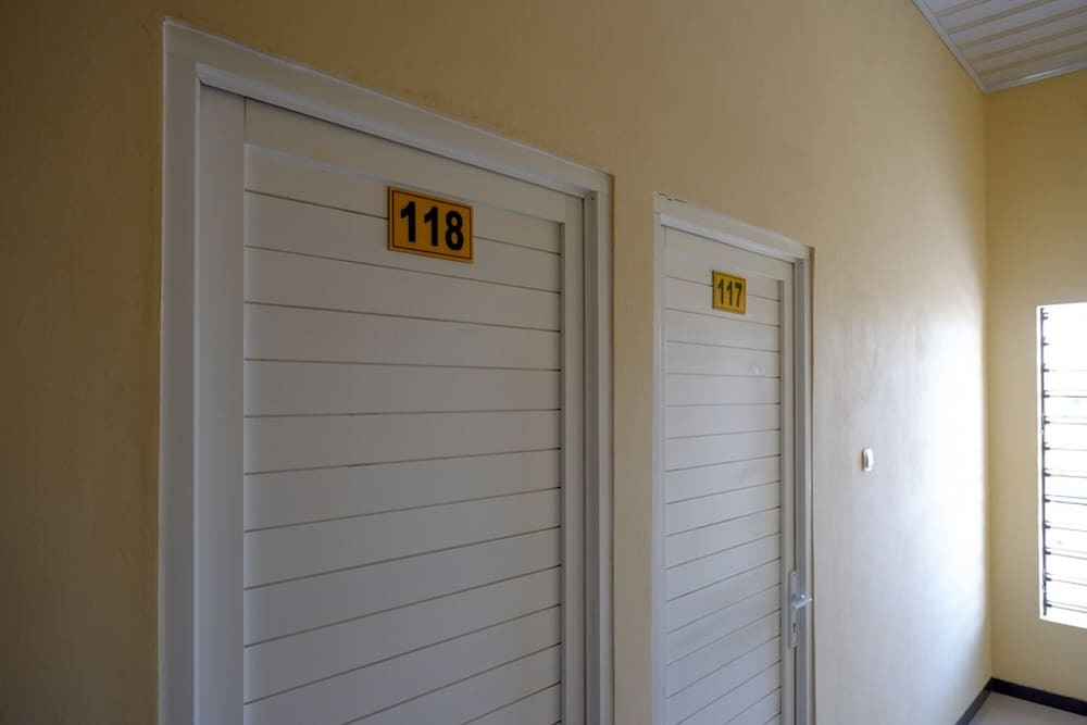 Пати: RedDoorz near Alun Alun Pati