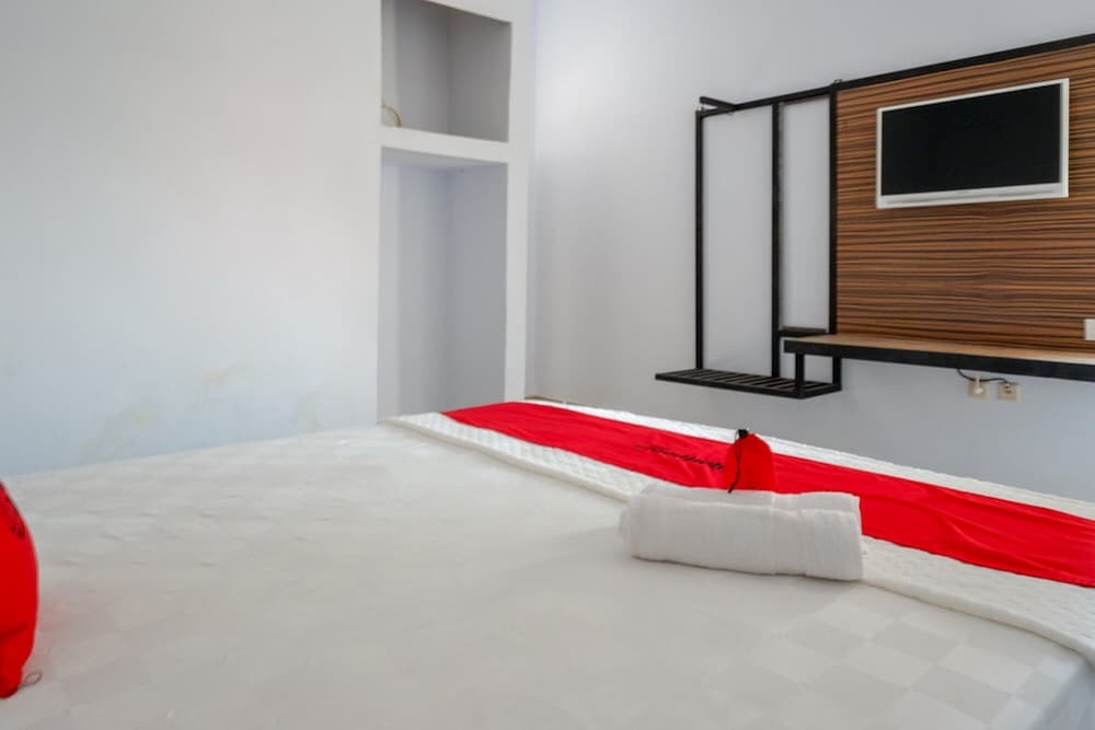 Кендари: RedDoorz near Taman Kota Kendari