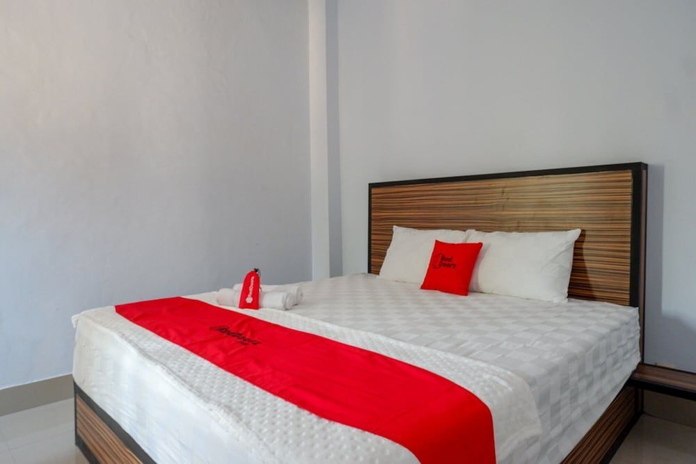 Кендари: RedDoorz near Taman Kota Kendari