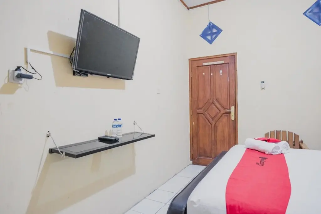 Серанг: RedDoorz Syariah near Stadion Maulana Yusuf