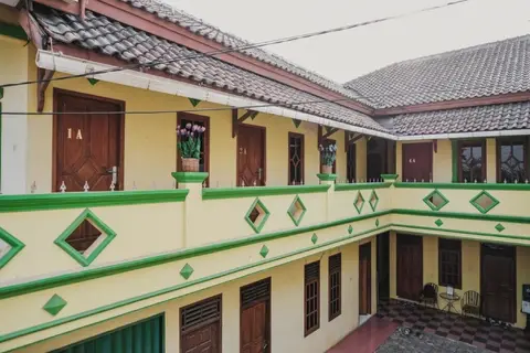 RedDoorz Syariah near Stadion Maulana Yusuf — фото 1