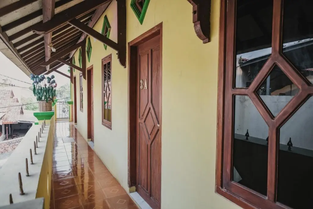 Серанг: RedDoorz Syariah near Stadion Maulana Yusuf