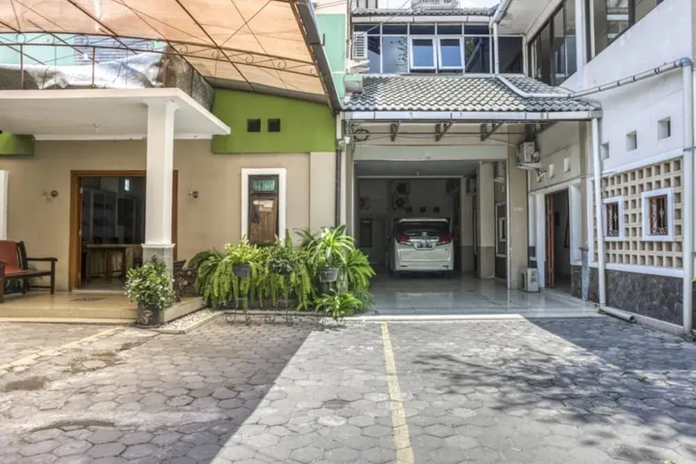 Слеман: RedDoorz Syariah @ Raya Tajem Maguwo