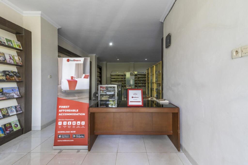Депок: RedDoorz near Condongcatur Bus Station