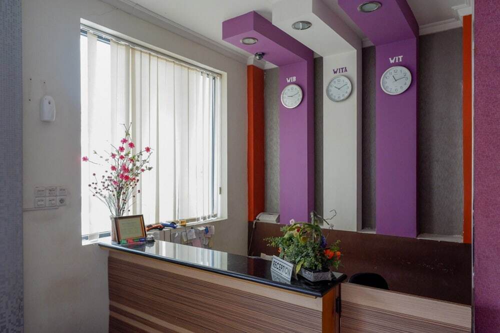 Паре-Паре: RedDoorz near Monumen Habibi Ainun