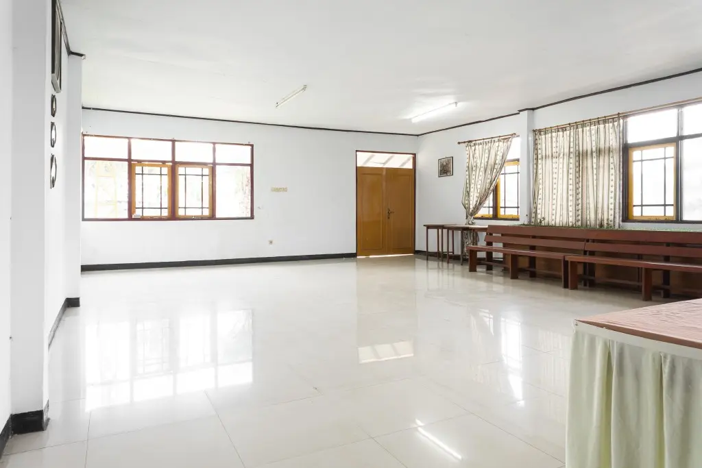 Сореанг: RedDoorz @ Hotel Damanaka Pangalengan