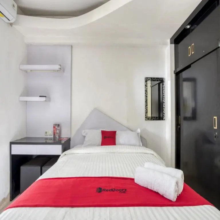 Джакарта: RedDoorz Apartment @ Green Bay Pluit