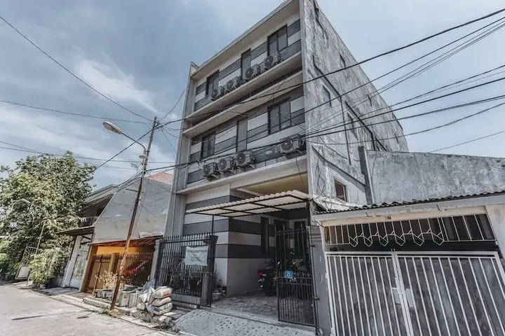 Сурабая: KoolKost Syariah near Satelit Indah - Caters to Women