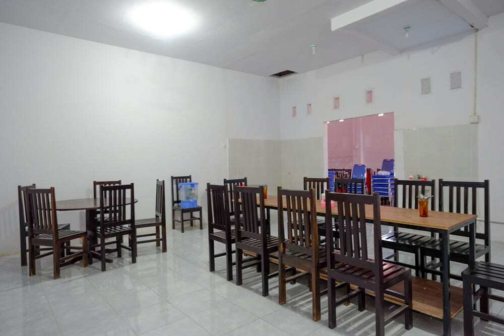 Мамуджу: RedDoorz near Pasar Baru Mamuju