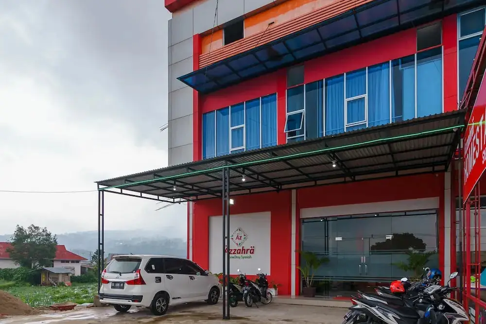 RedDoorz Syariah Plus near Padang Luar Bukittinggi — фото 1