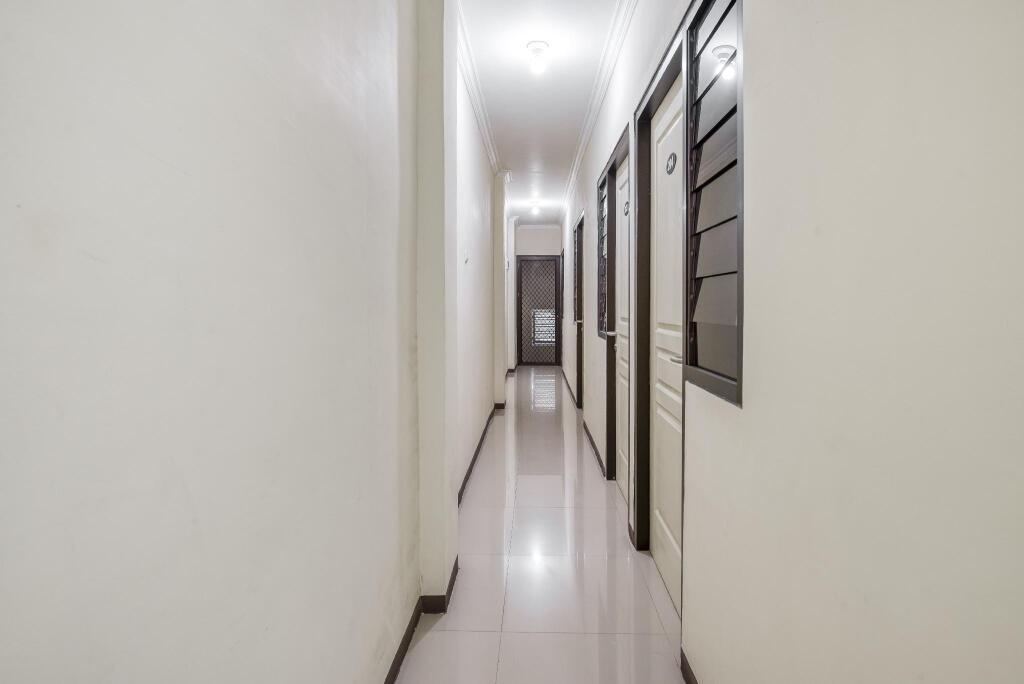 Сурабая: KoolKost Syariah near Kaza Mall Surabaya