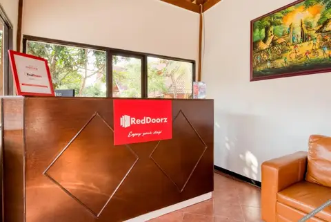 RedDoorz Syariah near Gor Ken Arok — фото 1