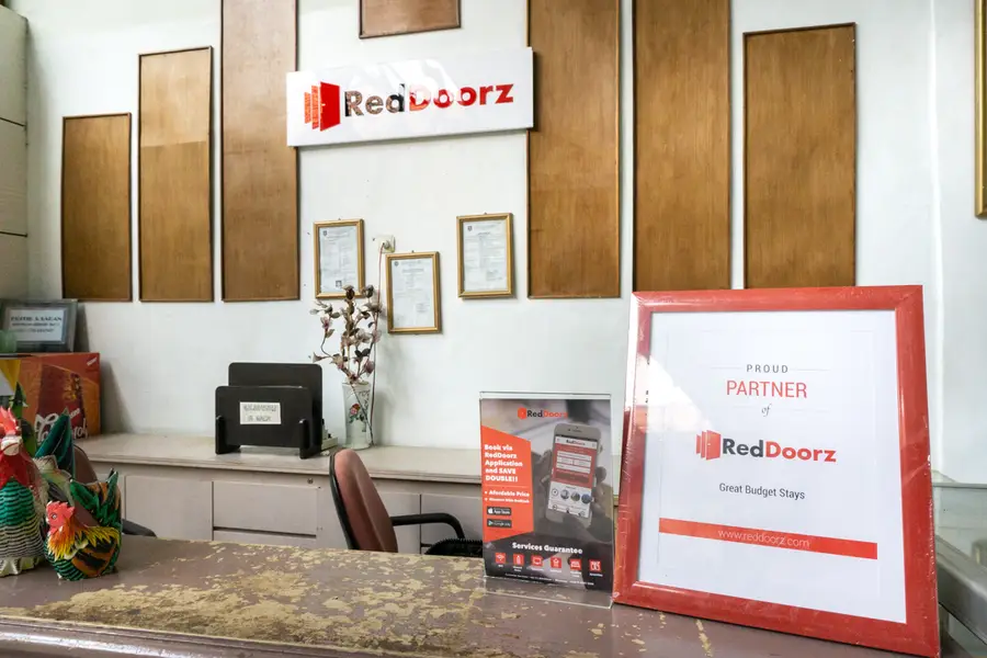 Суменеп: RedDoorz @ Hotel Surabaya Sumenep