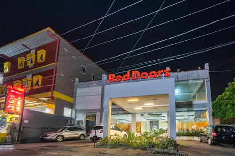 RedDoorz near Bahu Mall Manado — фото 1