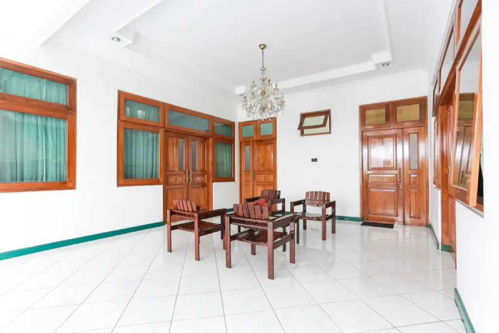 Магеланг: RedDoorz Syariah near Alun Alun Magelang