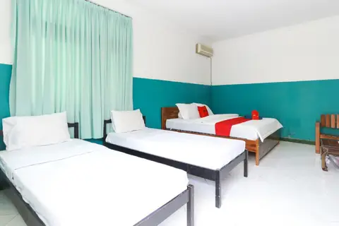 RedDoorz Syariah near Alun Alun Magelang — фото 1