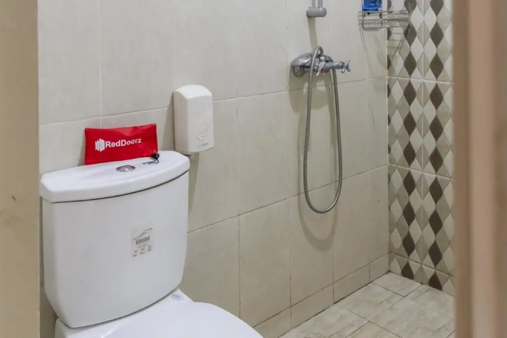 Бекаси: RedDoorz Plus near Tambun Station