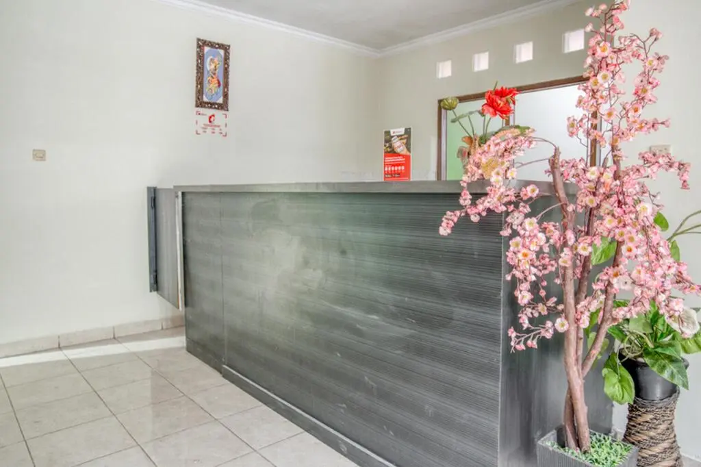 Джакарта: RedDoorz near Taman Mini Jakarta