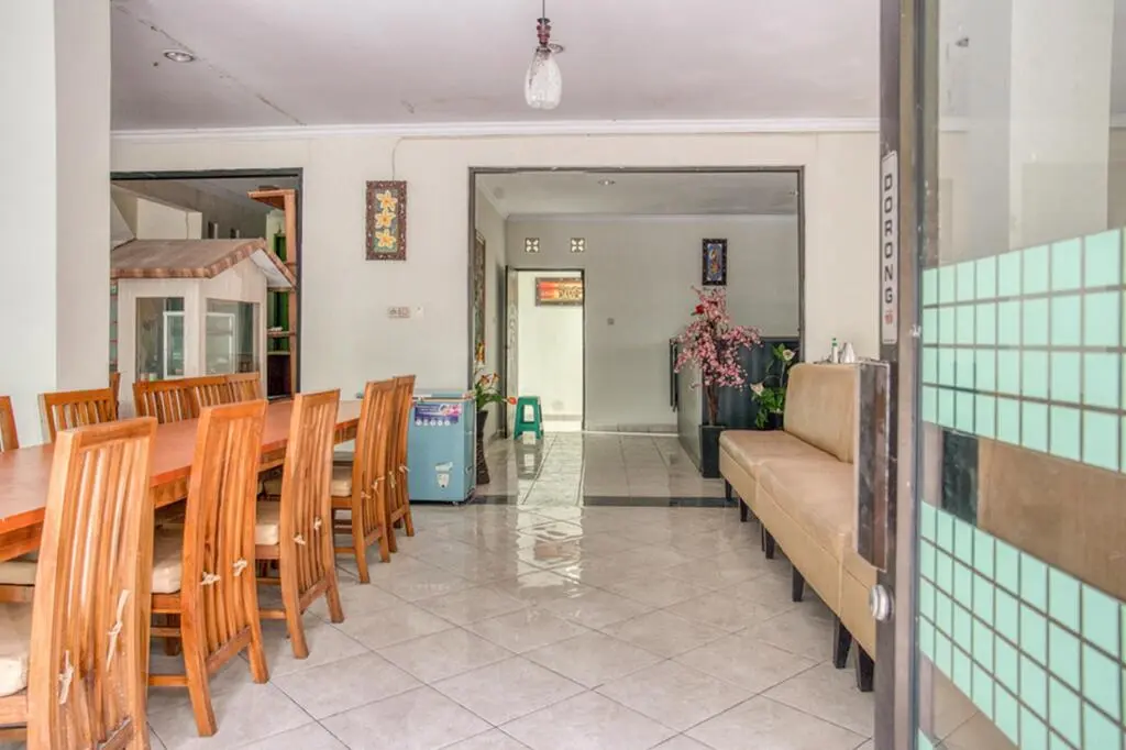 Джакарта: RedDoorz near Taman Mini Jakarta