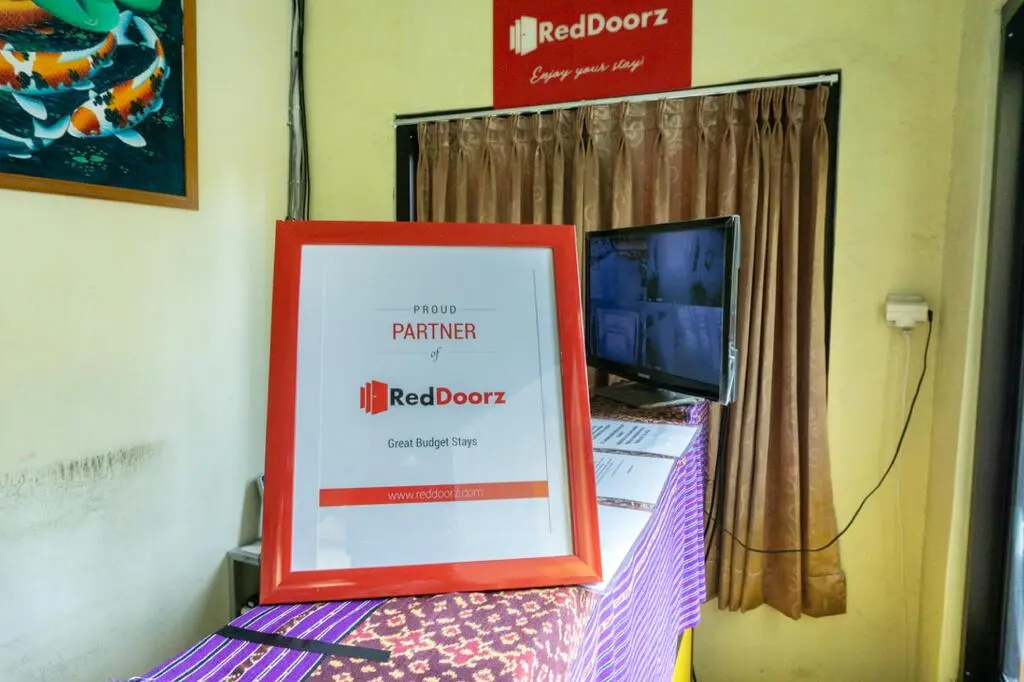 Энде: RedDoorz @ Gatot Subroto Ende