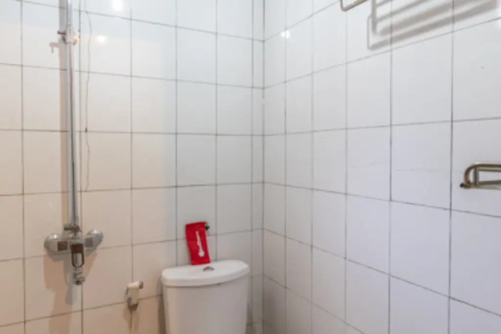 Севон: RedDoorz @ Omah Kayu Homestay