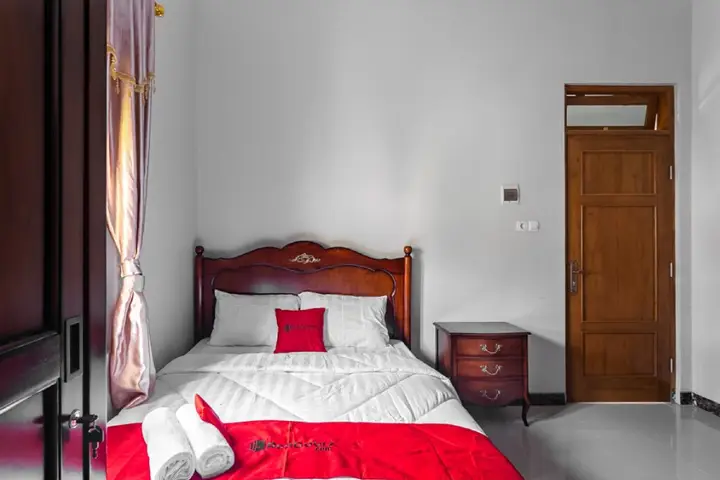 Семаранг: RedDoorz Syariah near Exit Toll Banyumanik
