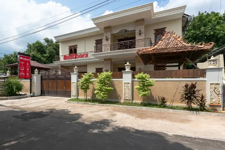 Семаранг: RedDoorz Syariah near Exit Toll Banyumanik