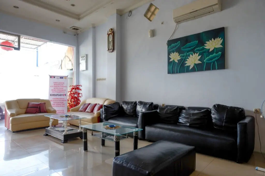 Баубау: RedDoorz @ Hotel Bravo Pantai Kamali Bau Bau