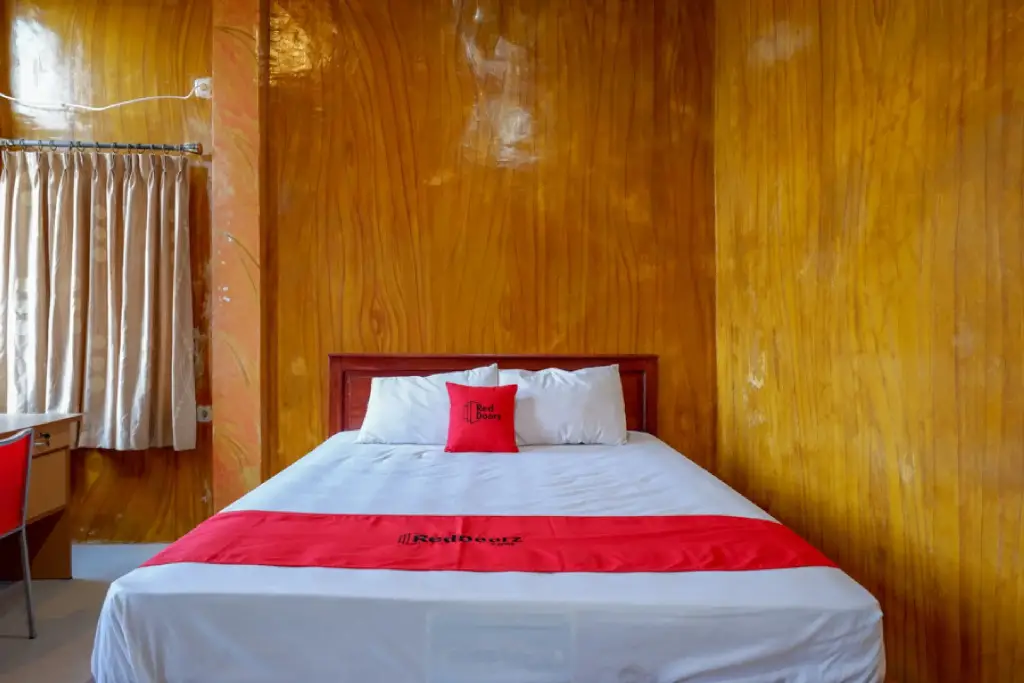 Баубау: RedDoorz @ Hotel Bravo Pantai Kamali Bau Bau
