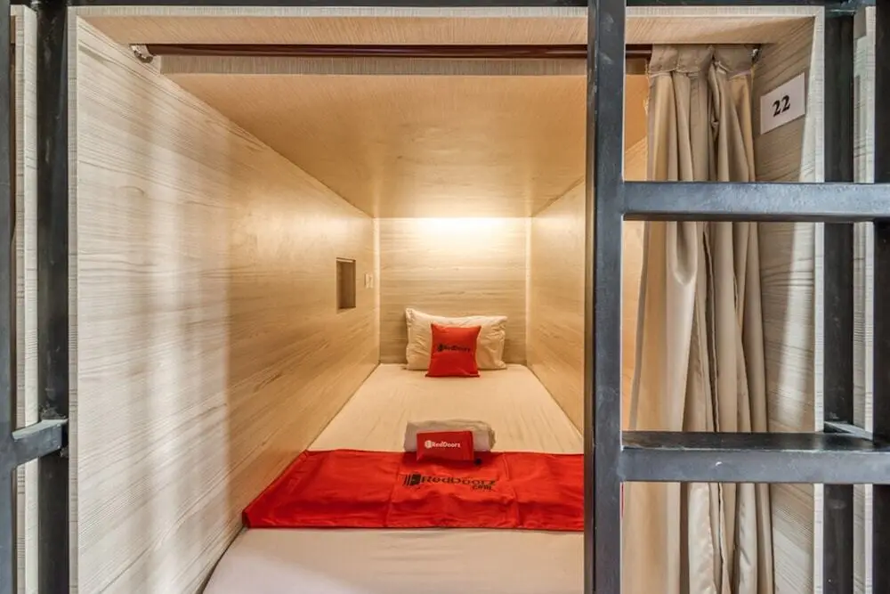 Джокьякарта: RedDoorz Hostel near Stadion Mandala Krida Yogya
