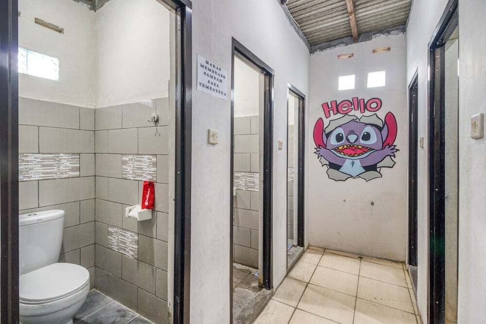 Джокьякарта: RedDoorz Hostel near Stadion Mandala Krida Yogya