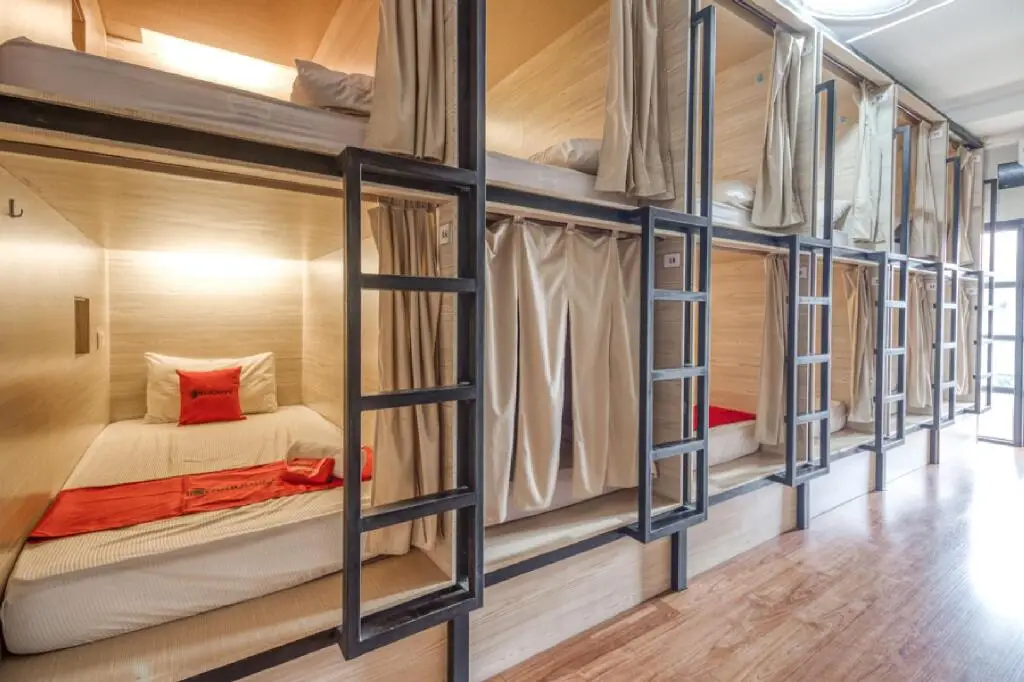Джокьякарта: RedDoorz Hostel near Stadion Mandala Krida Yogya