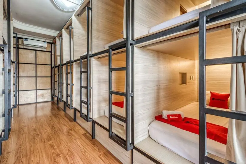 Джокьякарта: RedDoorz Hostel near Stadion Mandala Krida Yogya