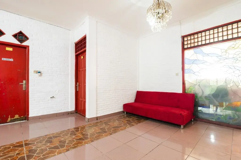 Южный Тангеранг: RedDoorz near Universitas Pamulang