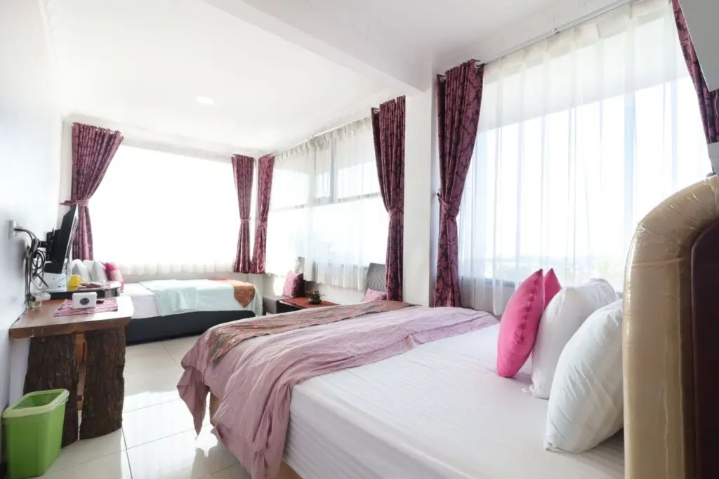 Паромпонг: Lembur Incu Syariah Villa by ZUZU