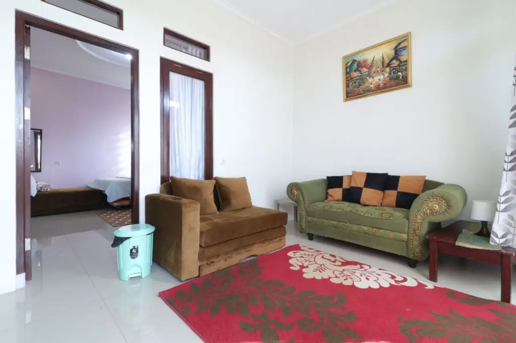 Паромпонг: Lembur Incu Syariah Villa by ZUZU