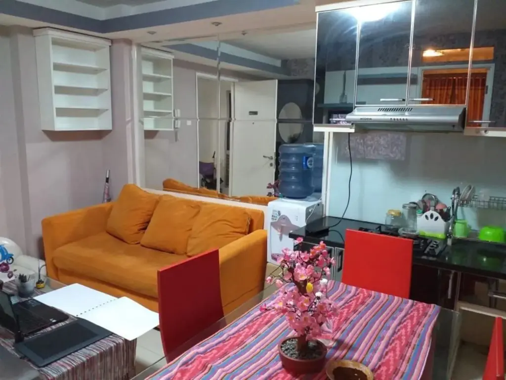 Джакарта: Onted's Room Apartemen Kalibata City by ZUZU