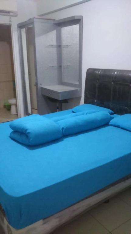 Джакарта: Onted's Room Apartemen Kalibata City by ZUZU