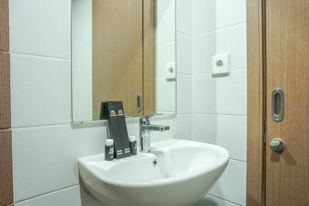 Джакарта: Warm and Cozy Studio at Puri Orchard Apartment