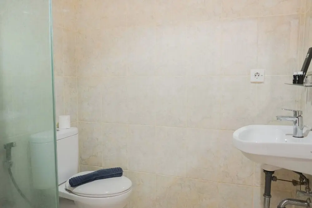 Джакарта: Pleasant Studio Apartment at Tamansari The Hive