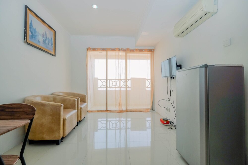Джакарта: Cozy 2BR Apartment at Green Central City near Chinatown