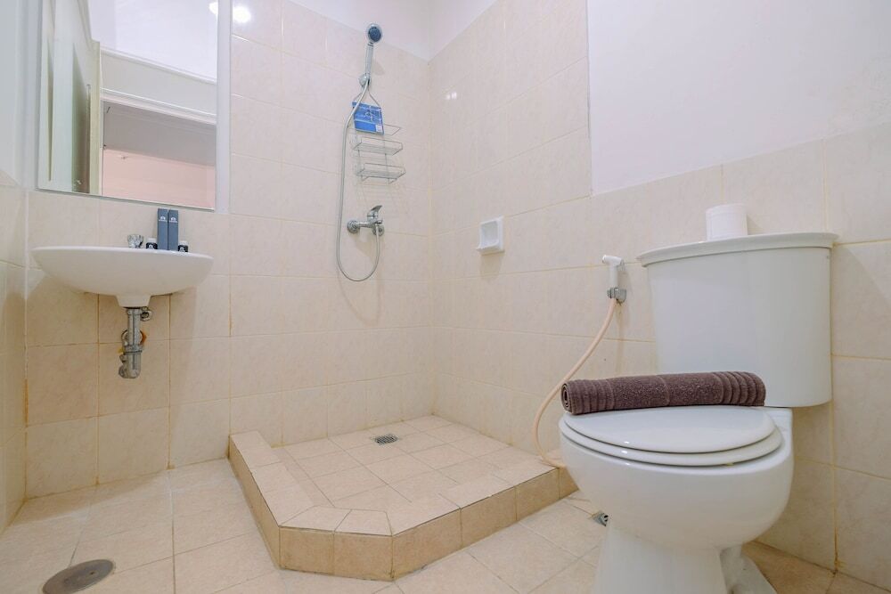Джакарта: Cozy 2BR Apartment at Green Central City near Chinatown