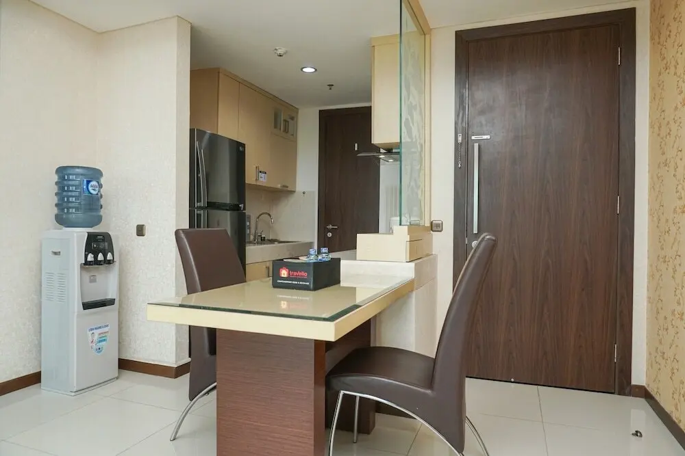 Джакарта: Modern 2BR at St. Moritz Apartment near Shopping Mall