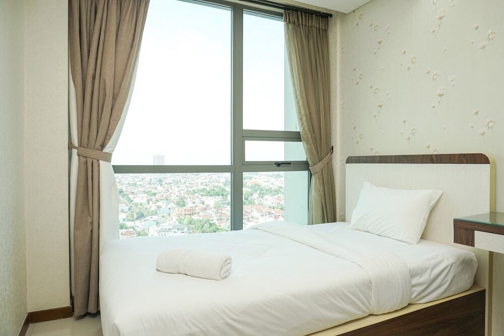 Джакарта: Modern 2BR at St. Moritz Apartment near Shopping Mall