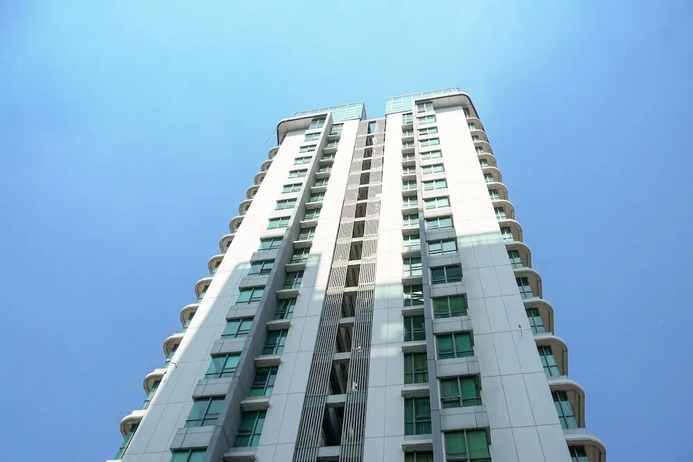 Джакарта: Modern 2BR at St. Moritz Apartment near Shopping Mall